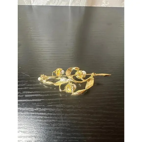 Vintage Inspired Floral Gold Tone Brooch with Faux Pearls – Elegant Leaf & Bud D - Picture 2 of 2